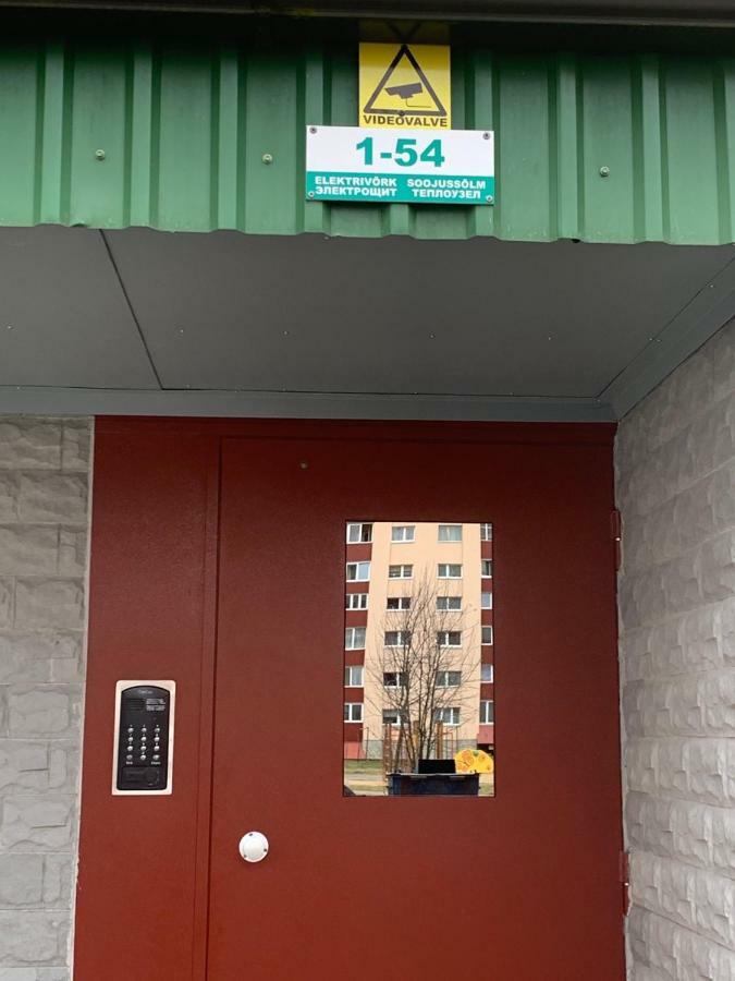 Ореховая Горка Апартаменты С Балконом И Лифтом Narva Exterior photo