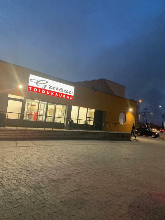 Ореховая Горка Апартаменты С Балконом И Лифтом Narva Exterior photo